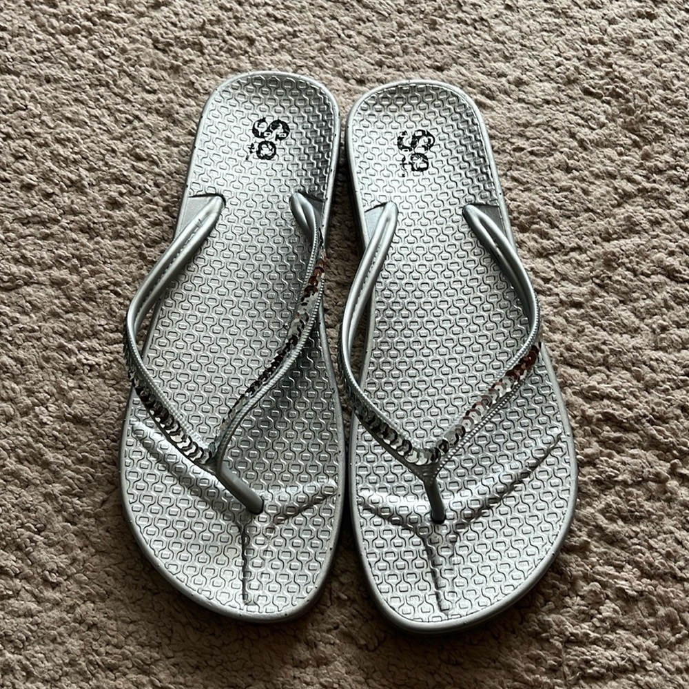 Sonoma Women’s (Size 10) Silver sequins Flip Flops